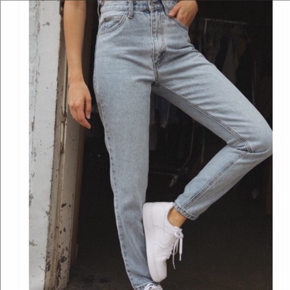 BRANDY MELVILLE MOM JEANS
